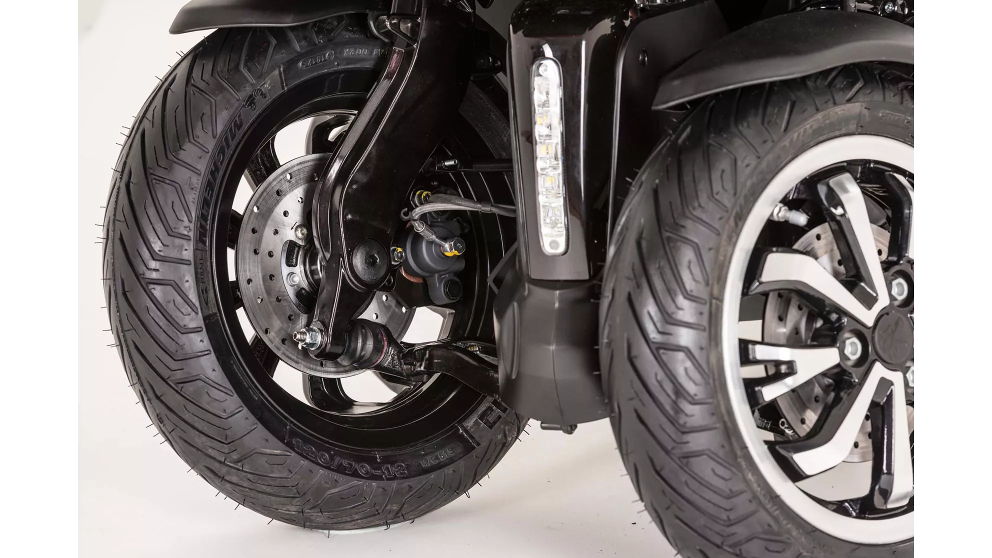 Peugeot Metropolis 400 - Image 17 Peugeot Metropolis 400 - Image 17