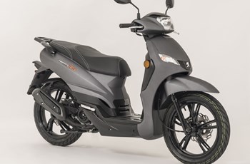 Peugeot Tweet 125 RS 2016 - Bild 2