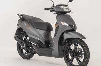 Peugeot Tweet 125 RS 2016 - Bild 3