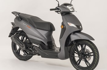 Peugeot Tweet 125 RS 2016 - Bild 11