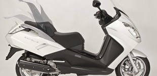 Suzuki Burgman 400 2009 vs Peugeot Satelis 2 400 2016