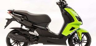 Peugeot Speedfight 4 50 2T LC 2016 vs Peugeot Speedfight 4 50 2T Air 2017