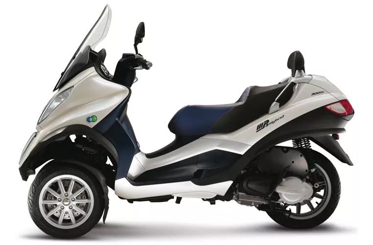Piaggio MP3 Hybrid 300 LT 2016 Piaggio MP3 Hybrid 300 LT 2016