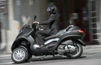 Piaggio MP3 Touring 300 LT 2016 - Bild 3 Piaggio MP3 Touring 300 LT 2016 - Bild 3