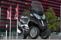 Piaggio MP3 Touring 300 LT 2016 - Bild 10 Piaggio MP3 Touring 300 LT 2016 - Bild 10