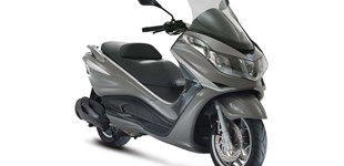 Piaggio X10 350 i.e. 2016 vs Piaggio X10 125 2016