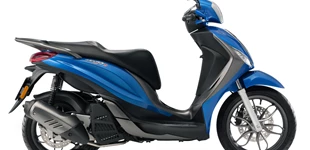 Aprilia SR 125 Motard 2016 vs Piaggio Medley 125 ie IGET 2016 Aprilia SR 125 Motard 2016 vs Piaggio Medley 125 ie IGET 2016
