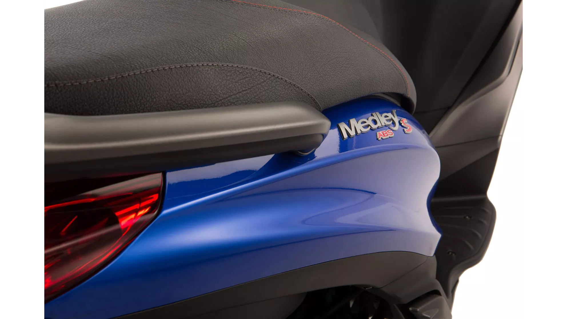 Piaggio Medley 150 - Image 1 Piaggio Medley 150 - Image 1