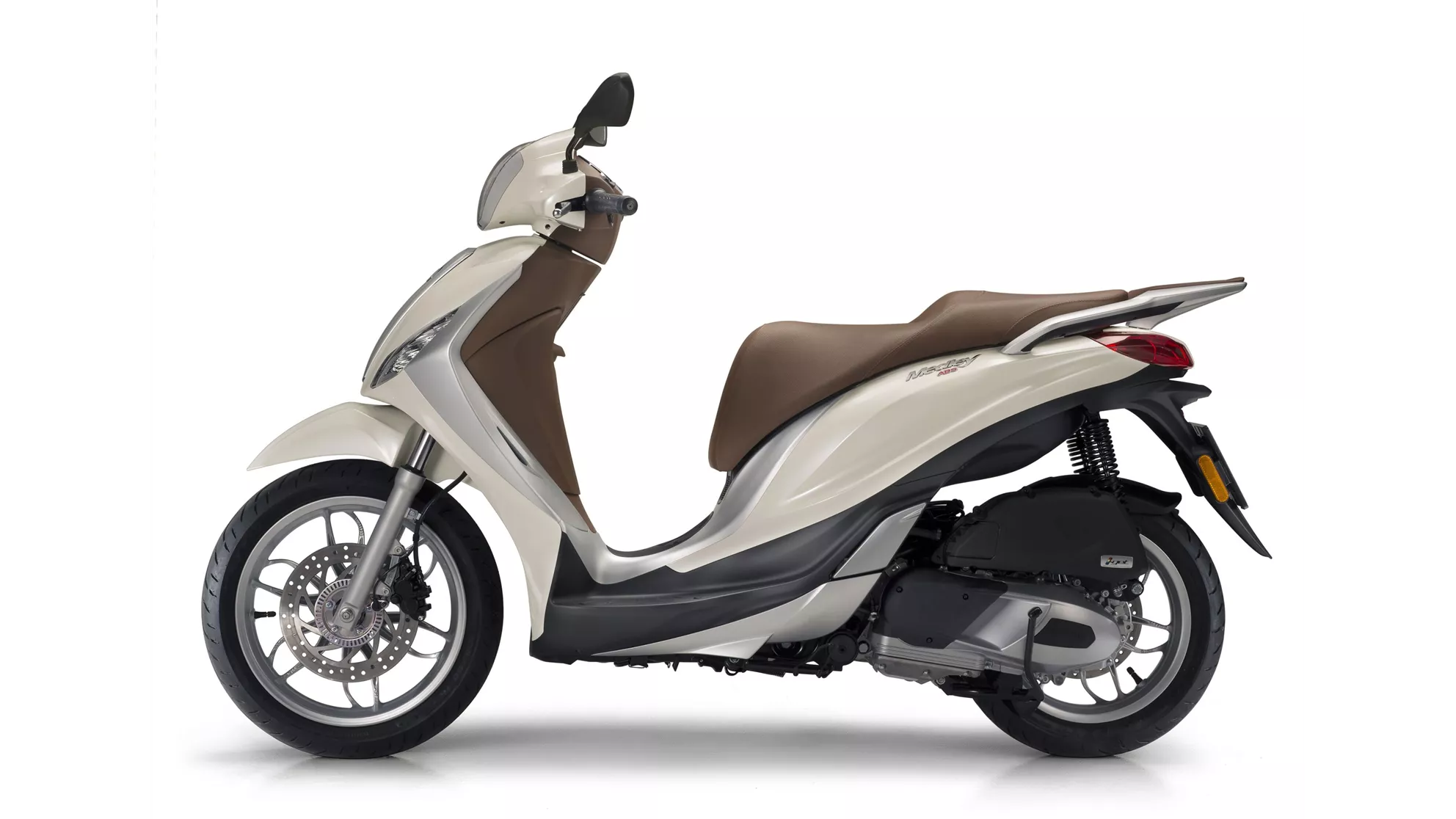 Piaggio Medley 150 - Image 7 Piaggio Medley 150 - Image 7