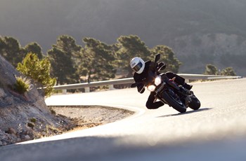 Triumph Street Triple 675 R 2016 - Bild 3 Triumph Street Triple 675 R 2016 - Bild 3