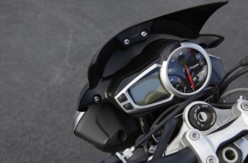 Triumph Street Triple 675 R 2016 - Bild 19 Triumph Street Triple 675 R 2016 - Bild 19