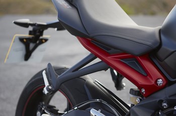 Triumph Street Triple 675 R 2016 - Bild 20 Triumph Street Triple 675 R 2016 - Bild 20