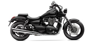 Triumph Thunderbird Storm 2016 vs Harley-Davidson Sportster XL 1200C Custom 2007 Triumph Thunderbird Storm 2016 vs Harley-Davidson Sportster XL 1200C Custom 2007