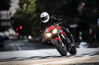 Triumph Speed Triple S 2016 - Bild 2 Triumph Speed Triple S 2016 - Bild 2