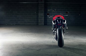Triumph Speed Triple S 2016 - Bild 7 Triumph Speed Triple S 2016 - Bild 7