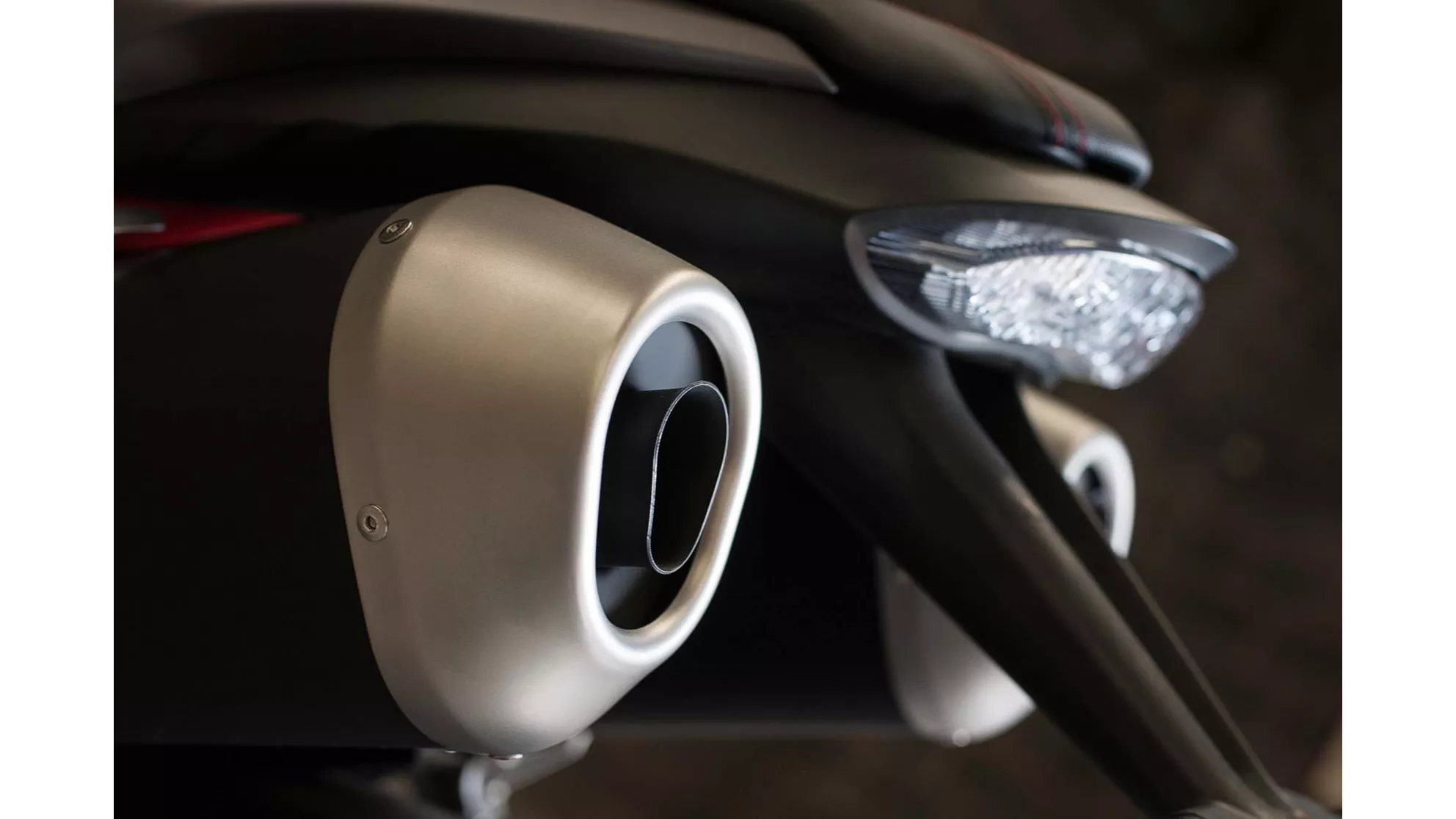 Triumph Speed Triple R - Image 2 Triumph Speed Triple R - Image 2