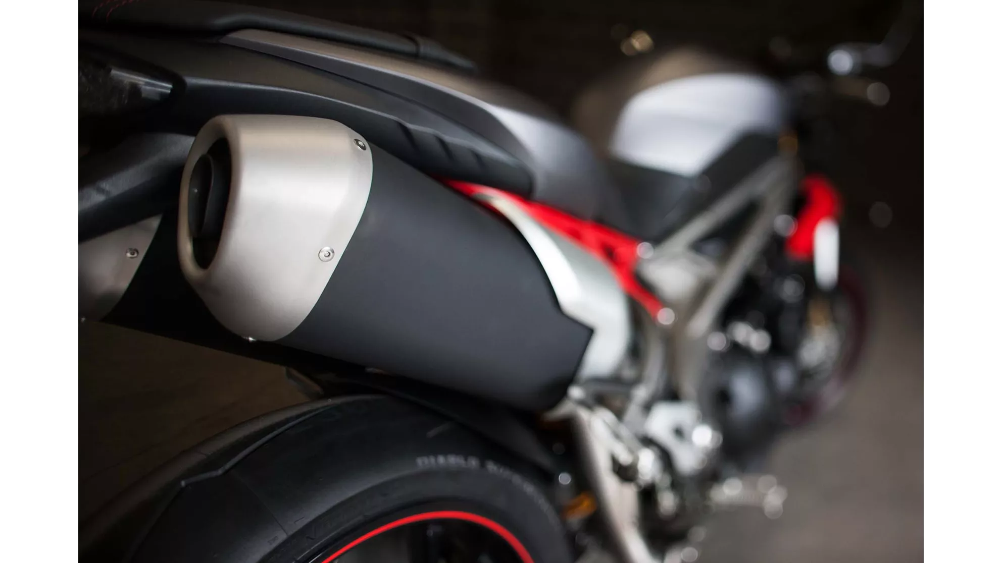 Triumph Speed Triple R - Image 3 Triumph Speed Triple R - Image 3