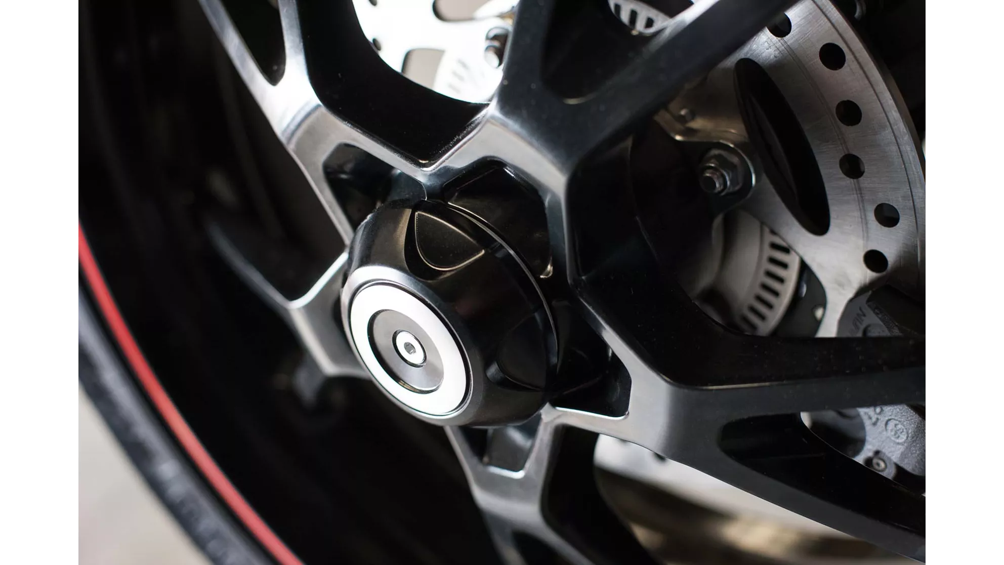 Triumph Speed Triple R - Image 4 Triumph Speed Triple R - Image 4