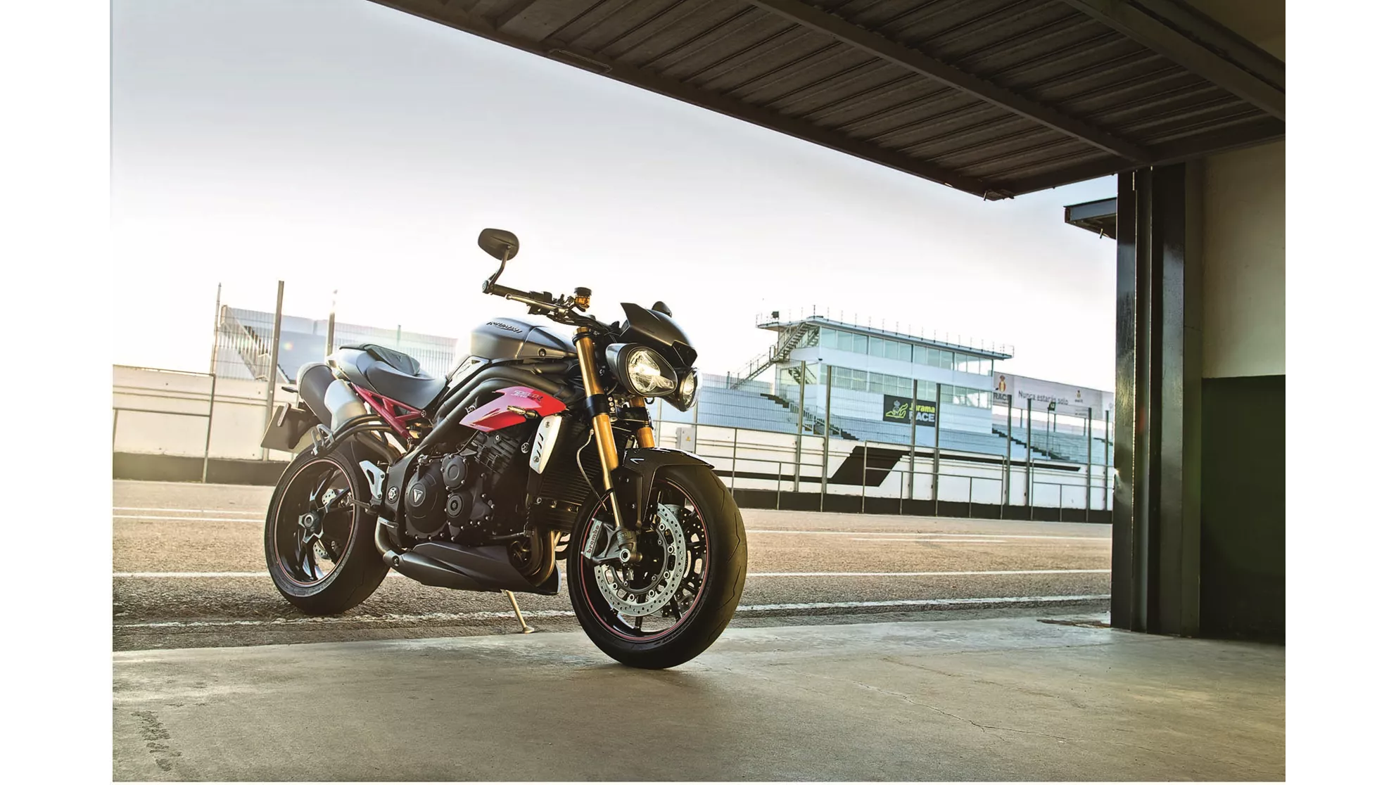 Triumph Speed Triple R - Image 6 Triumph Speed Triple R - Image 6