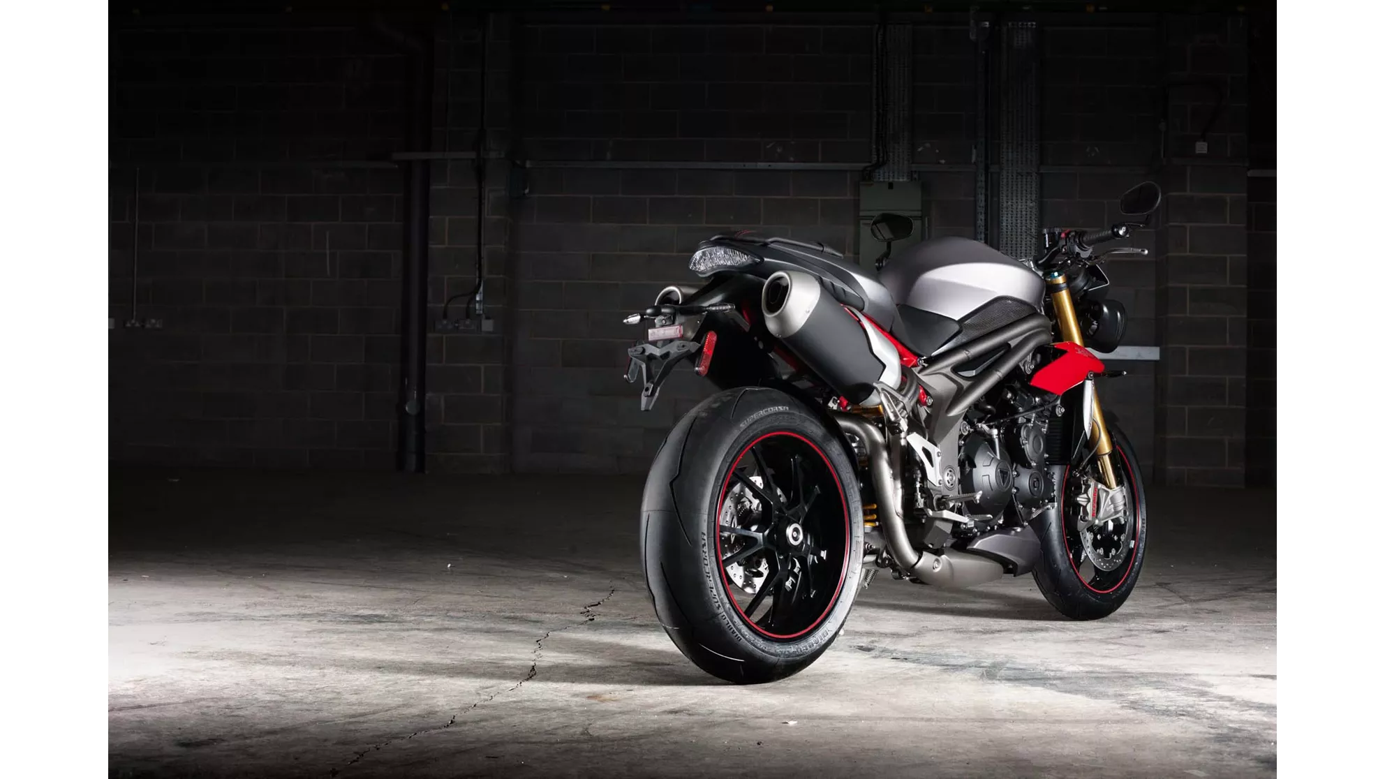 Triumph Speed Triple R - Image 14 Triumph Speed Triple R - Image 14