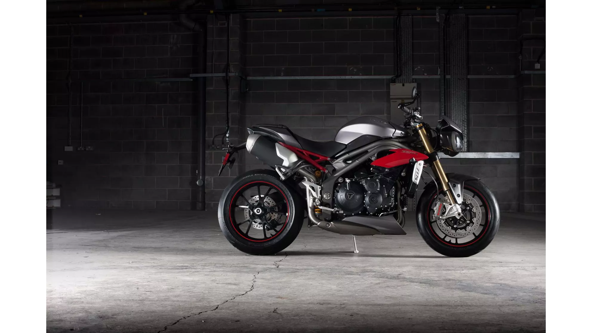 Triumph Speed Triple R - Image 15 Triumph Speed Triple R - Image 15