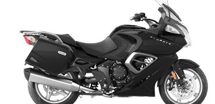 Triumph Trophy SE 2016 vs BMW R 1200 RT 2016