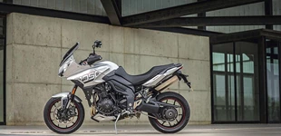 Triumph Tiger Sport 1050 2016 vs Honda XL750 Transalp 2025 Triumph Tiger Sport 1050 2016 vs Honda XL750 Transalp 2025
