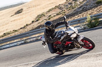 Triumph Street Triple RX 2016 - Bild 2 Triumph Street Triple RX 2016 - Bild 2
