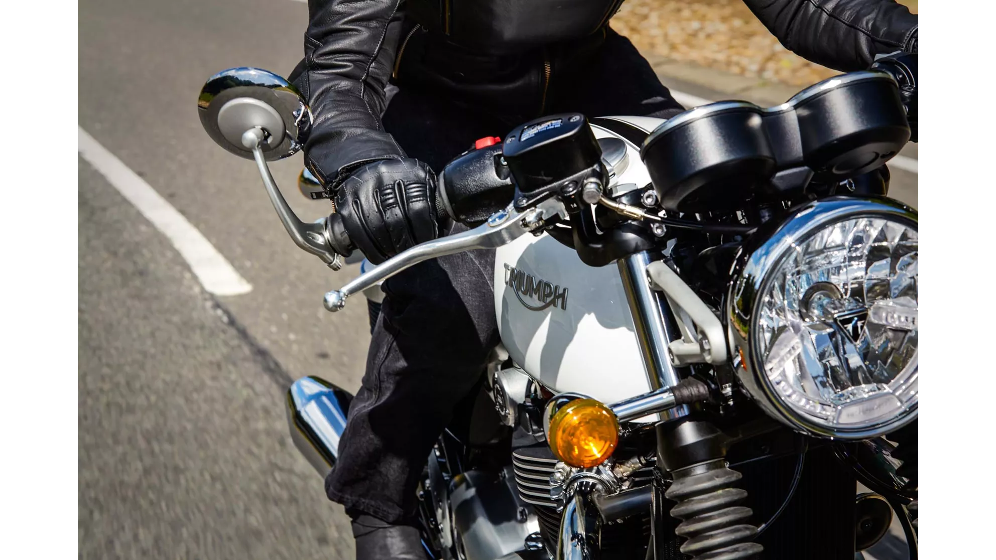 Triumph Thruxton 1200 - Image 14 Triumph Thruxton 1200 - Image 14
