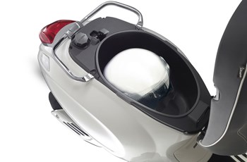 Vespa Sprint 125 i.e. 3V 2016 - Bild 16 Vespa Sprint 125 i.e. 3V 2016 - Bild 16