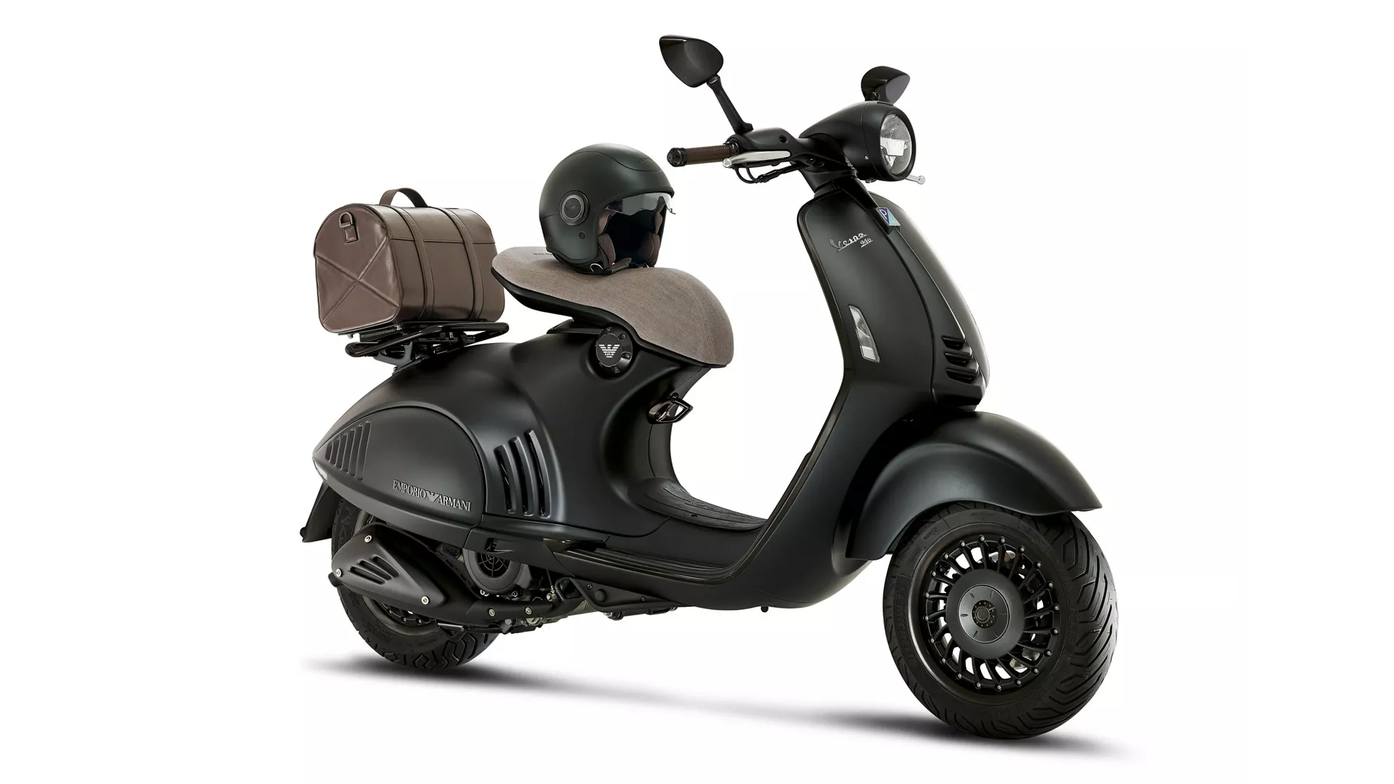 Vespa 946 125ie 3V EMPORIO ARMANI - Image 16 Vespa 946 125ie 3V EMPORIO ARMANI - Image 16