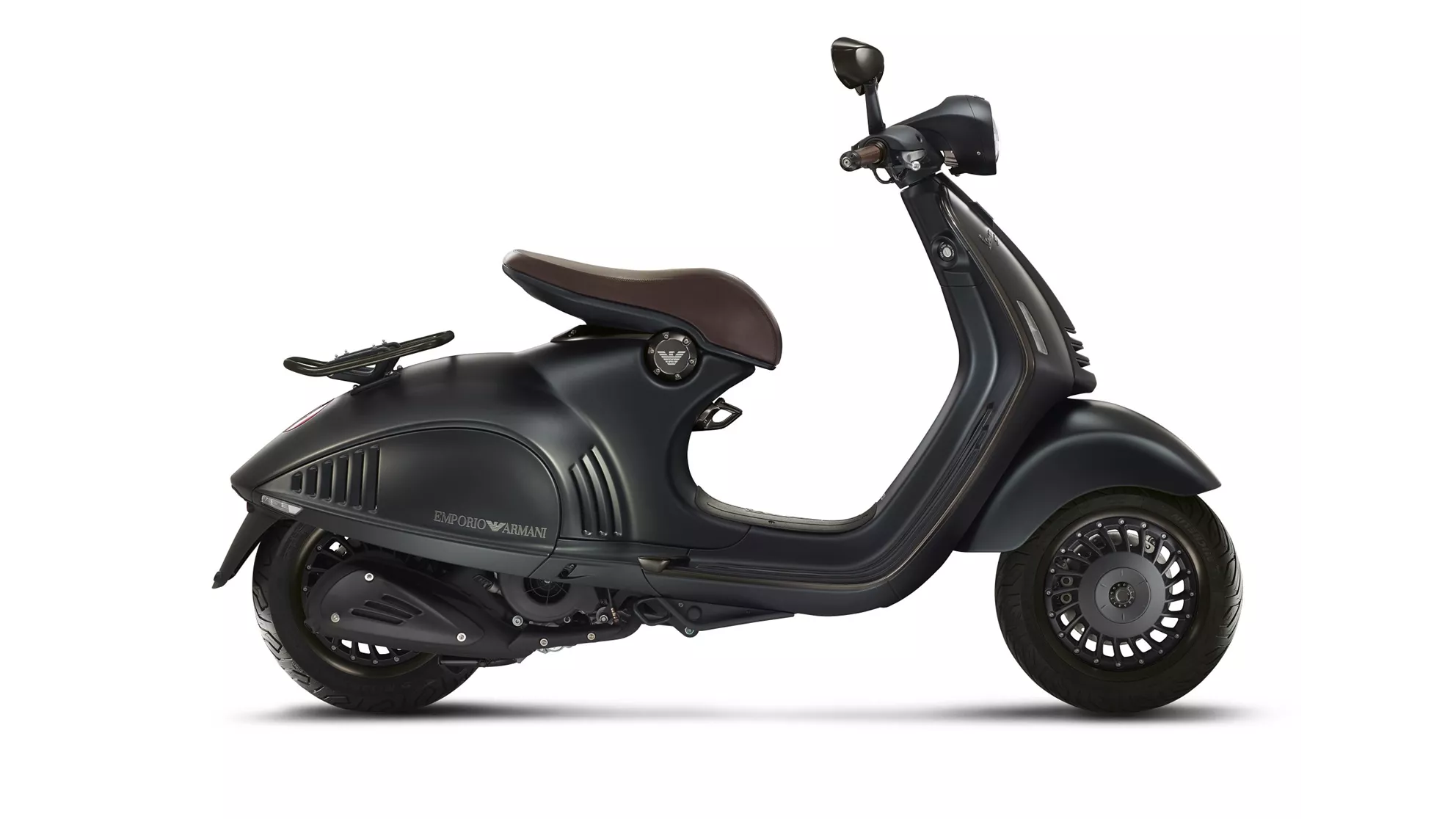 Vespa 946 125ie 3V EMPORIO ARMANI - Image 21 Vespa 946 125ie 3V EMPORIO ARMANI - Image 21