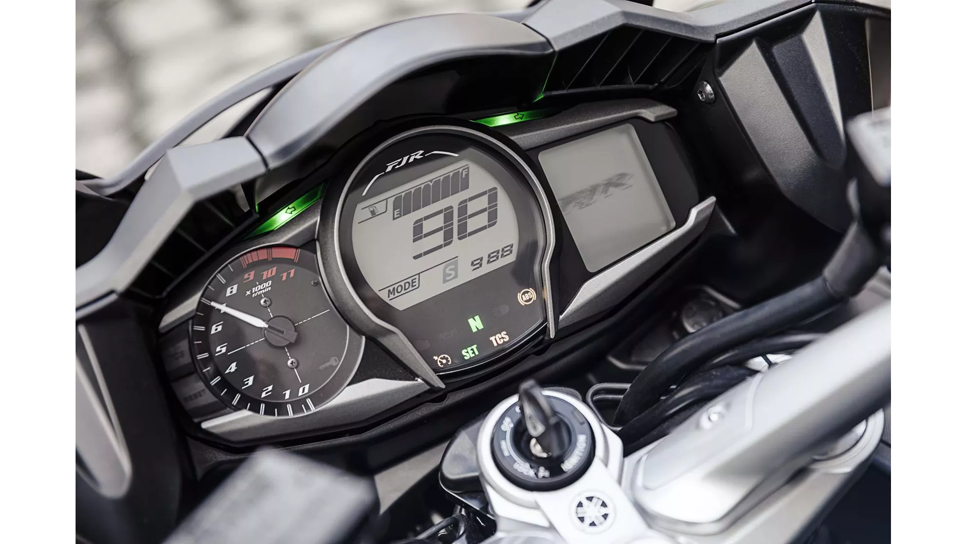 Yamaha FJR1300A - Image 16 Yamaha FJR1300A - Image 16