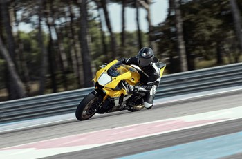 Yamaha R1 2016 - Bild 2 Yamaha R1 2016 - Bild 2