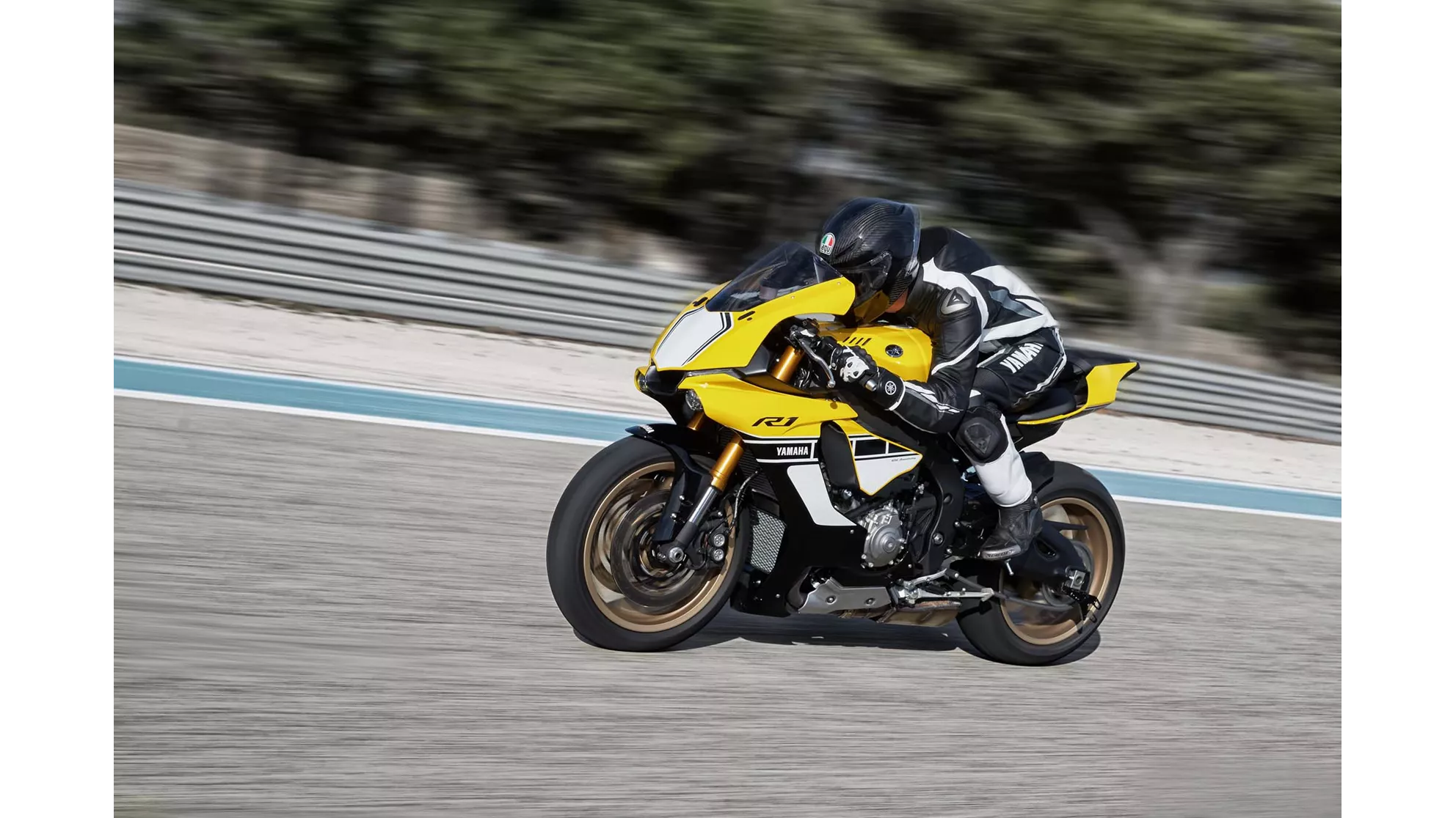 Yamaha R1 - Image 18 Yamaha R1 - Image 18