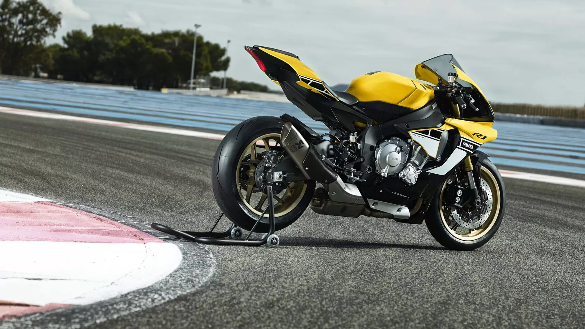 Yamaha R1 - Image 19 Yamaha R1 - Image 19