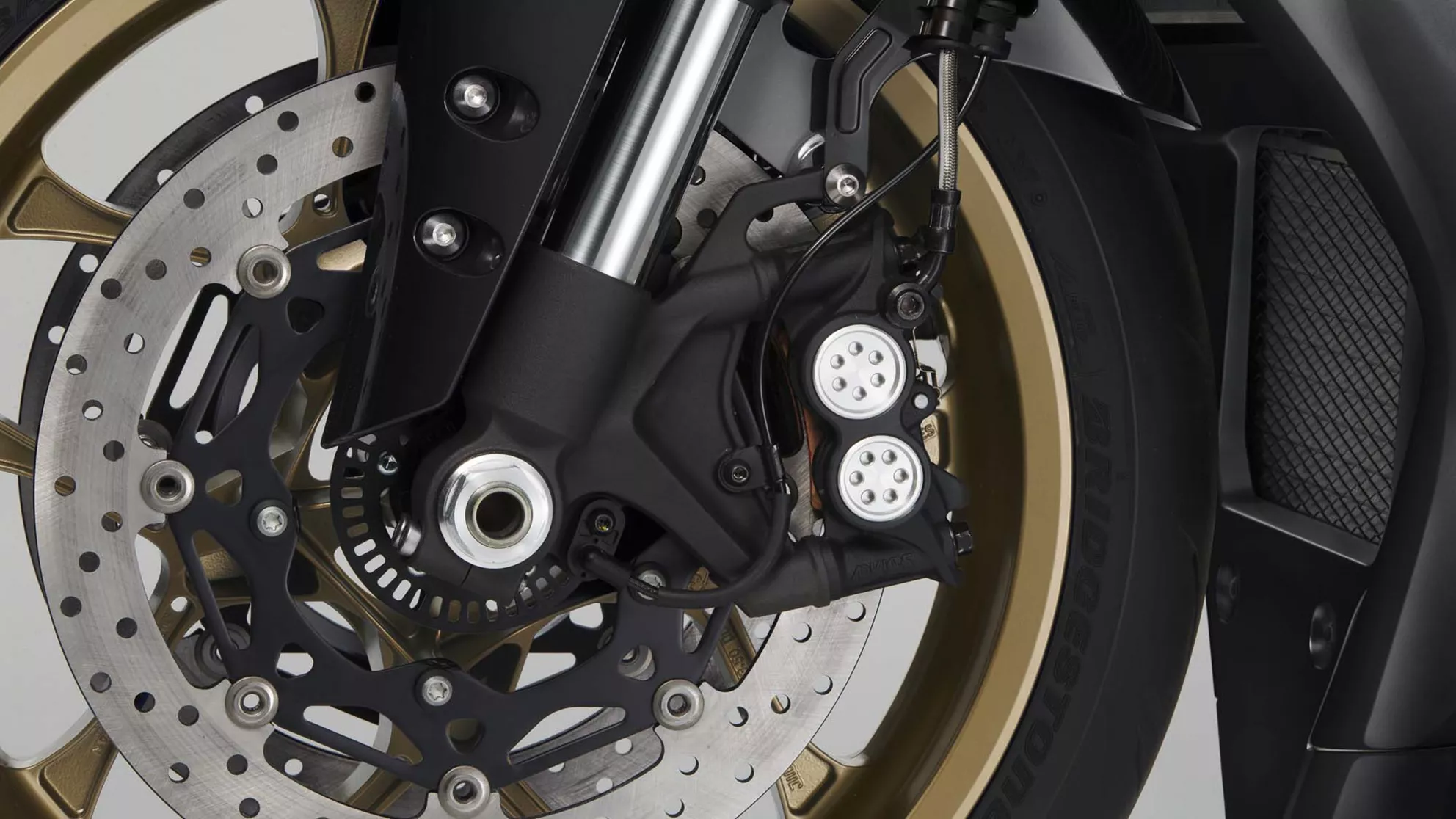 Yamaha R1 - Image 20 Yamaha R1 - Image 20