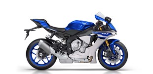 BMW HP4 2014 vs Yamaha R1 2016