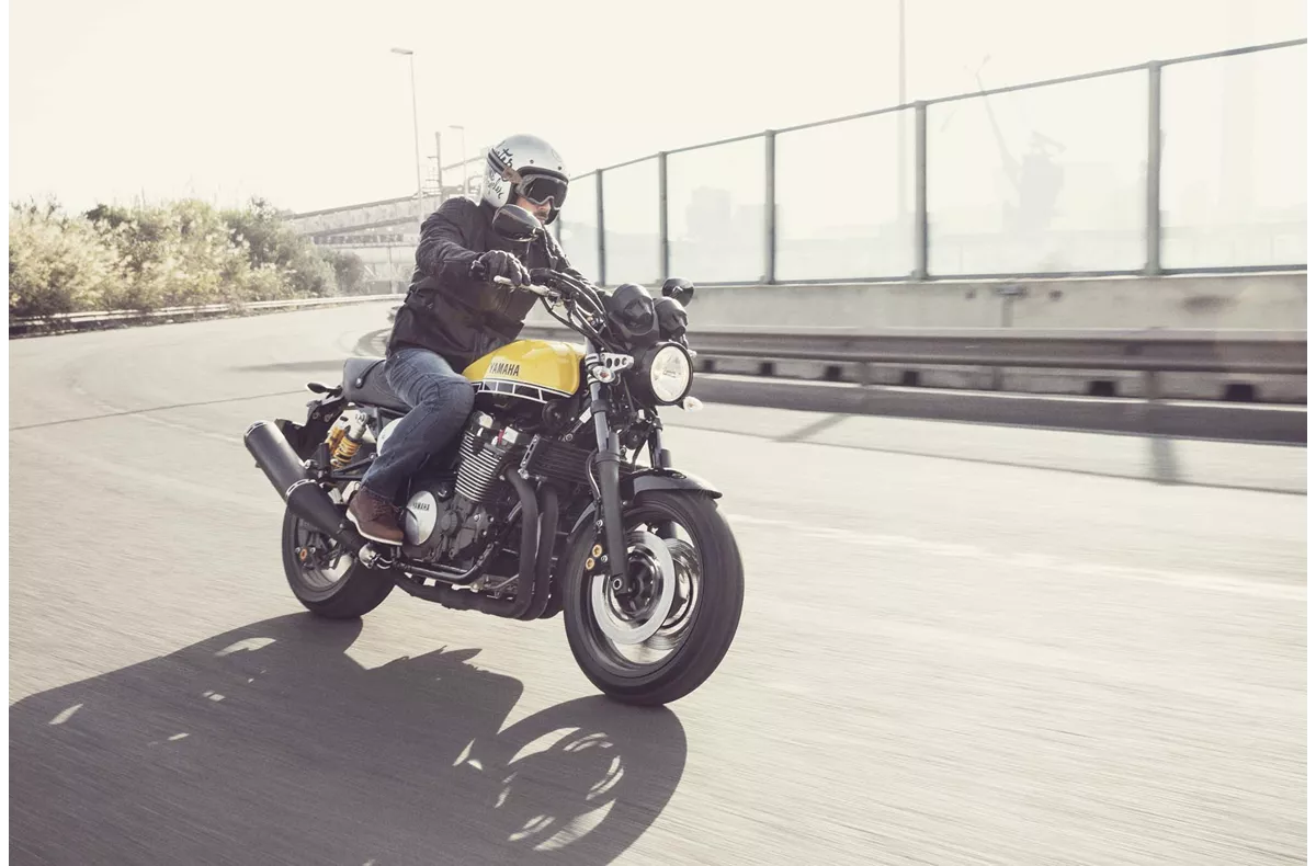 Yamaha XJR 1300 Yamaha XJR 1300