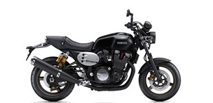 Yamaha XJR 1300 2016 vs KTM 1290 Super Duke R 2017