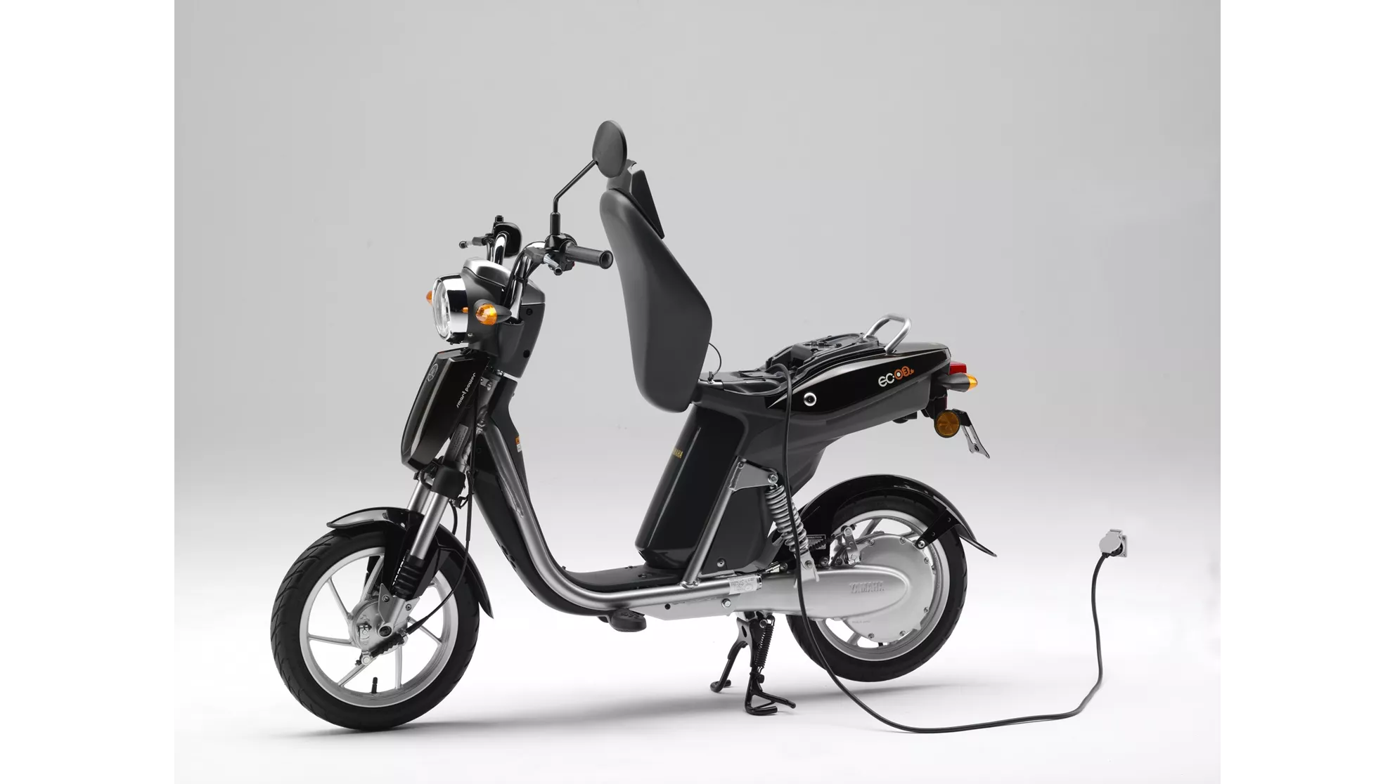 Yamaha EC-03 - Image 2 Yamaha EC-03 - Image 2