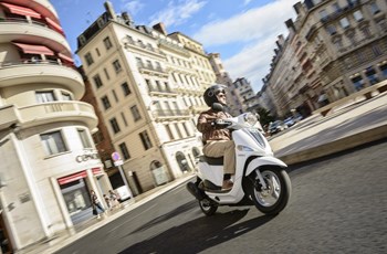 Yamaha D'elight 2016 - Bild 2 Yamaha D'elight 2016 - Bild 2