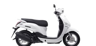 Kymco Like 125 2015 vs Yamaha D'elight 2016