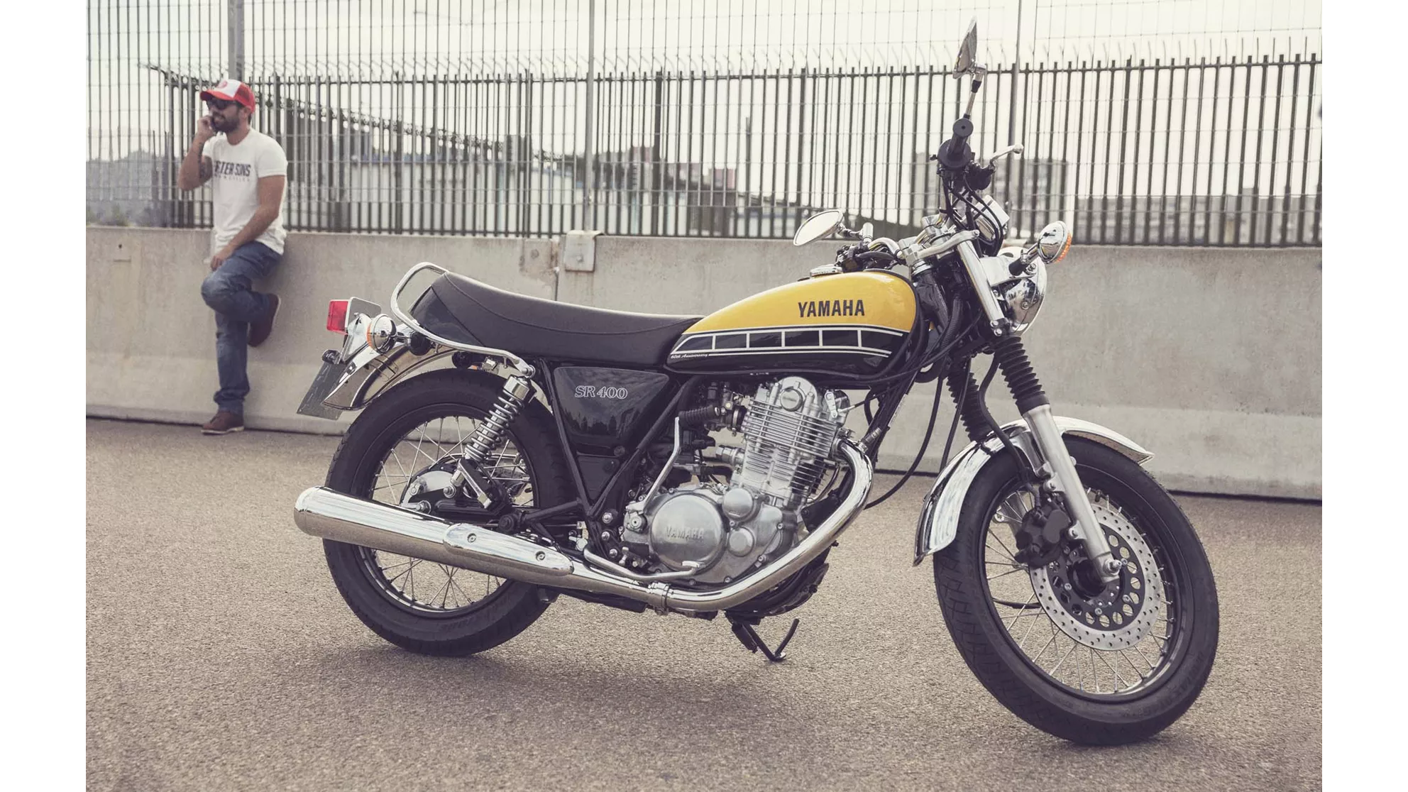 Yamaha SR 400 - Image 3 Yamaha SR 400 - Image 3