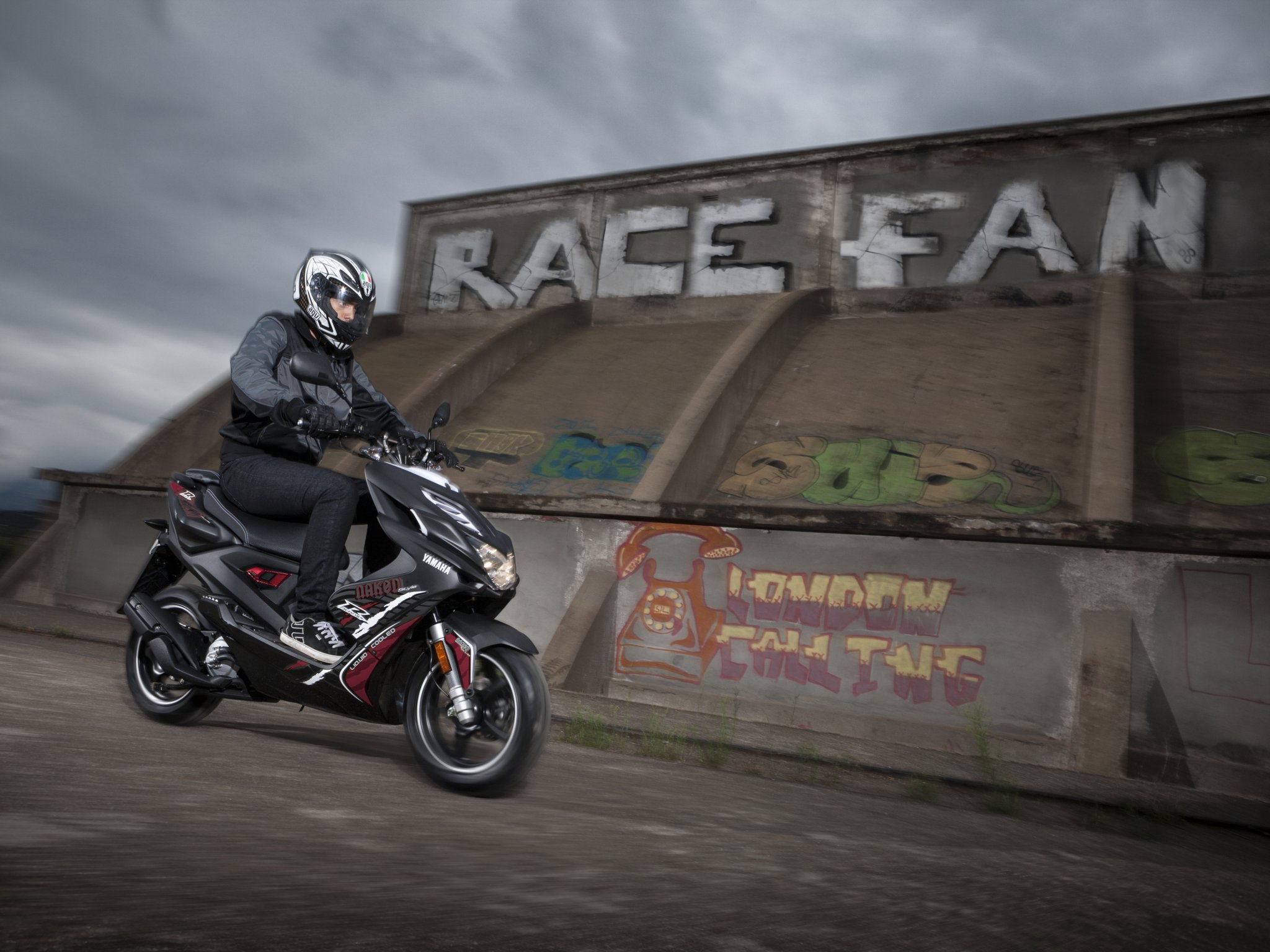 Motorrad Vergleich Peugeot Metropolis Allure Vs Yamaha Aerox