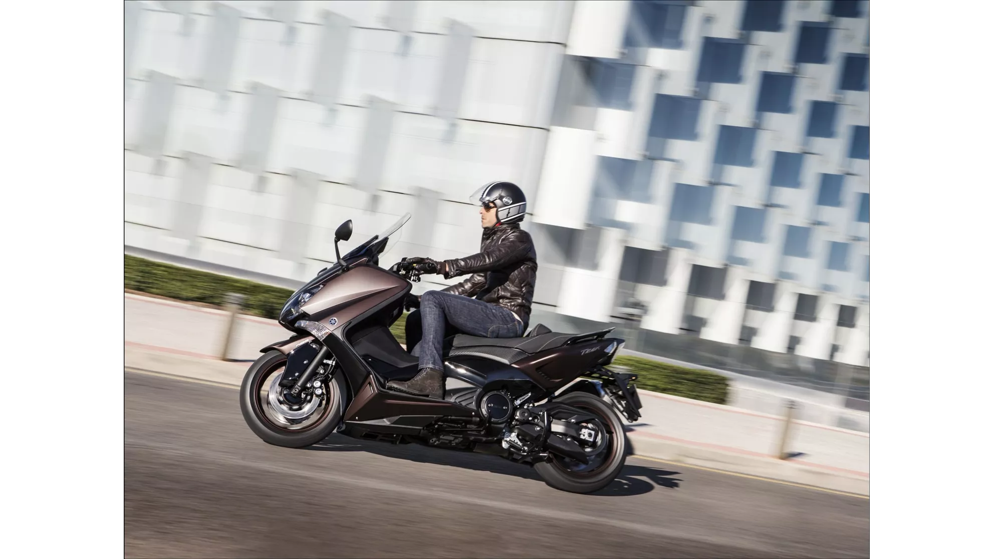 Yamaha T-MAX 530 Bronze Max - Image 5 Yamaha T-MAX 530 Bronze Max - Image 5