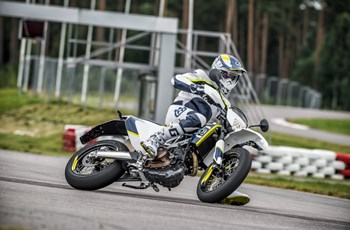 Husqvarna 701 Supermoto 2016 - Bild 25 Husqvarna 701 Supermoto 2016 - Bild 25