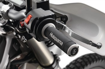 Husqvarna 701 Enduro 2016 - Bild 20 Husqvarna 701 Enduro 2016 - Bild 20