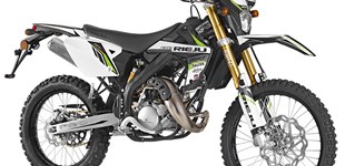 Derbi Senda DRD X-Treme 50 SM Limited Edition 2015 vs Rieju MRT Cross Pro 50 2016