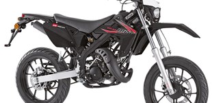 Rieju MRT Europa SM 50 2016 vs Rieju RS Sport 50 2016